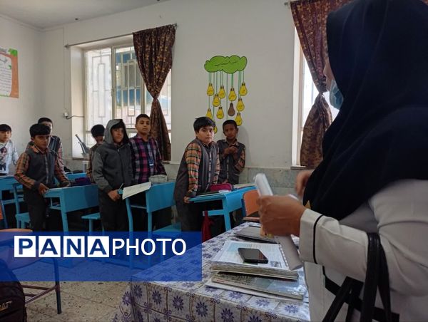 اجرای طرح وارنیش فلوراید در دبستان شهید پسندیده فدافن 