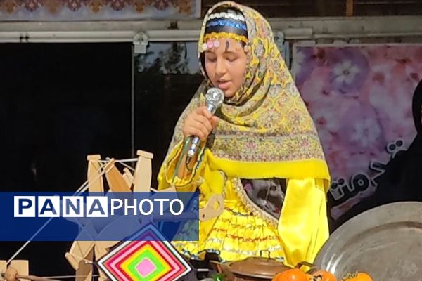 گرامیداشت روز دانش‌آموز در دبیرستان فرزانگان قائمشهر