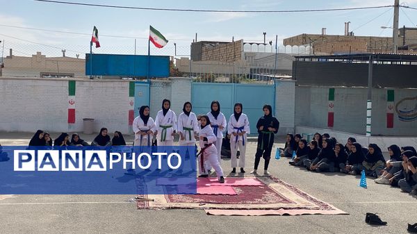 المپیاد ورزشی درون‌مدرسه‌ای در دبیرستان امید