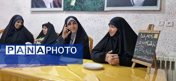 جلسه آماده‌سازی دانش‌آموزان پیشتاز به حج عمره توسط سازمان دانش‌آموزی شهرستان محمودآباد