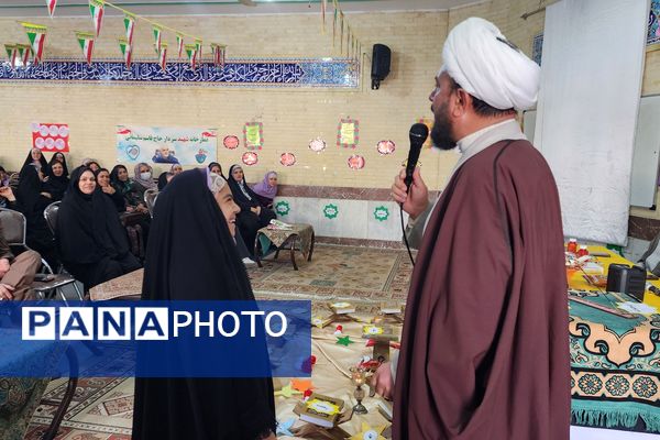 اجلاسیه نماز در دبستان شاهد محمدرضا کشاورز  ناحیه ۳شیراز 