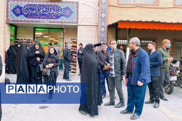 شکوه حضور فرهنگیان مناطق تهران در تشییع شهید گمنام