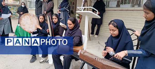 جشنواره کیک و دسر در دبیرستان کوثر فرهنگیان 