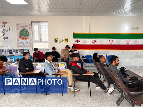 دومین نشست «قاضی در مدرسه» با حضور رئیس دادگستری درگز در هنرستان نوید