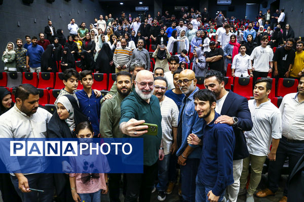 حضور بازیگران فیلم «قلب رقه» در قم