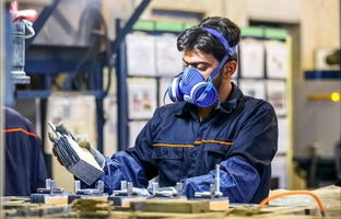 اعطای وام‌ اشتغال؛ راهگشای رونق کسب‌وکار در مناطق محروم