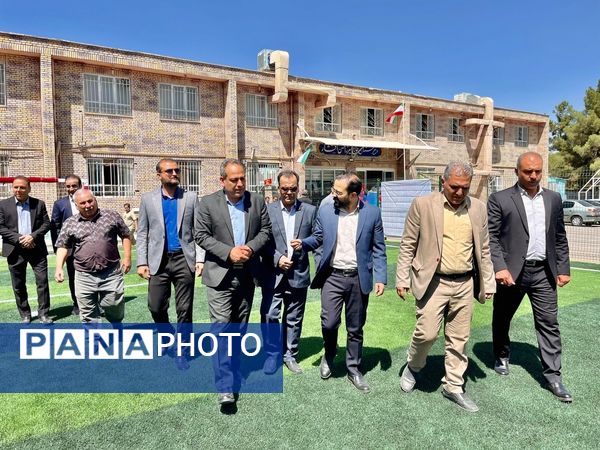 از زمین چمن تا میدان همدلی