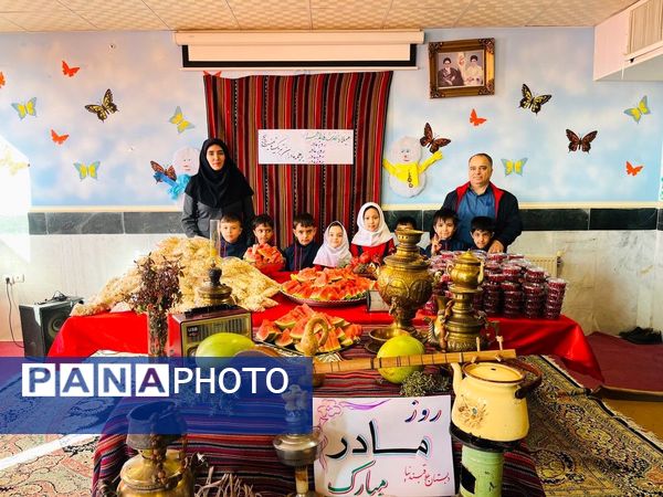 مراسم بزرگداشت ولادت حضرت فاطمه (س) و روز مادر در آموزشگاه پسرانه علاقبندنیا