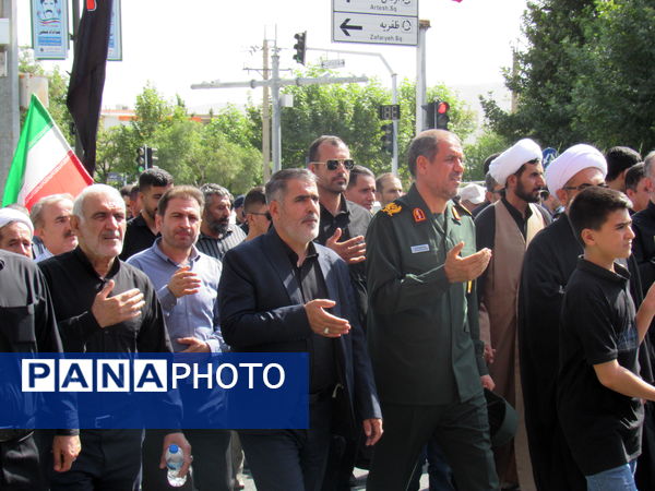 مشتاقان زیارت اربعین در سنندج پای‌کار راهپیمایی جاماندگان