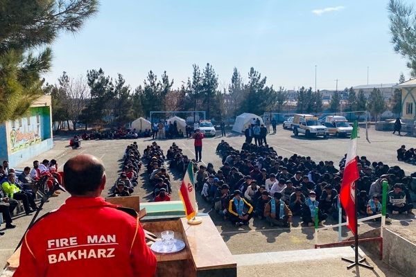 تمرین مقابله با بحران در هنرستان شهید باهنر باخرز