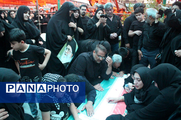 خاکسپاری نوجوان شهید «محمدحسین خاکی» در گلزار شهدای قم