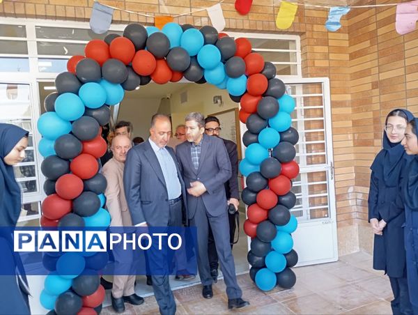 مدرسه متوسطه در مسیر ماندگار شهرک سیمرغ خورزوق به بهره برداری رسید