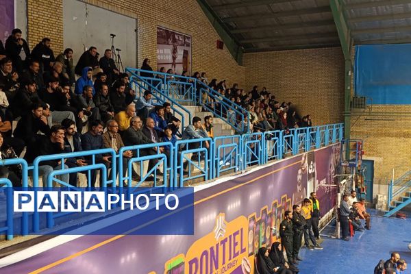 جدال حساس هفته دوم لیگ برتر با برتری قاطع میهمان پایان یافت