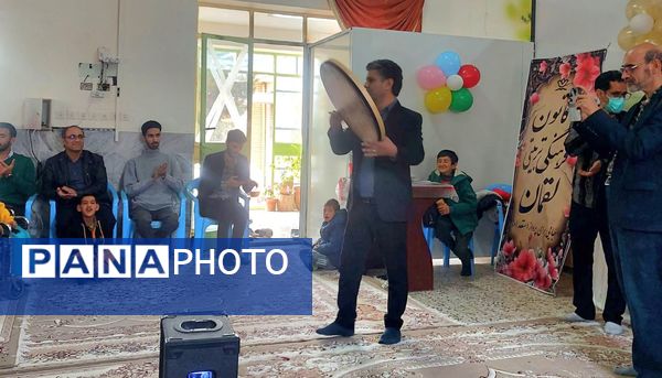 جشن مدرسه حضرت علی (ع) و کانون لقمان برای دانش‌آموزان با نیازهای ویژه کاشمر