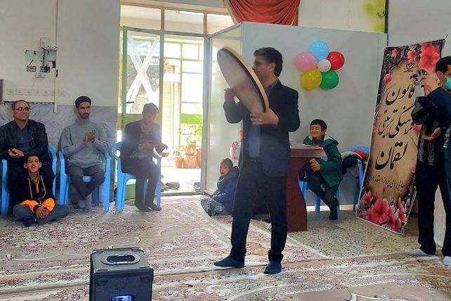 جشن مدرسه حضرت علی (ع) و کانون لقمان برای دانش‌آموزان با نیازهای ویژه کاشمر