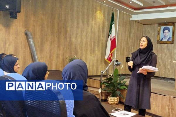 کارگاه آموزشی مراقبین و رابطین سلامت با محوریت آنفلونزا، تغذیه سالم، دخانیات