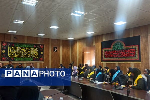 نشست صمیمی قائم‌مقام سازمان دانش‌آموزی کشور با رؤسای شورای دانش‌آموزی شیراز