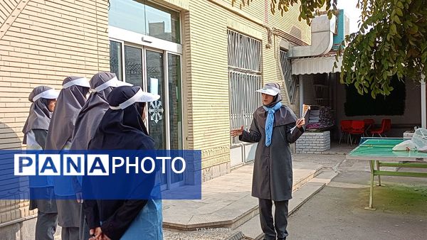 بیست وهفتمین مانور سراسری زلزله وایمنی در دبیرستان فرزانگان ۴ ناحیه یک