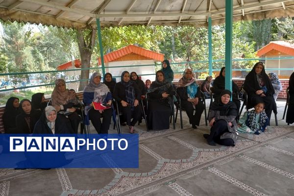 برگزاری دوره توانمندسازی دانش‌آموزان و والدین ناحیه 5 مشهد