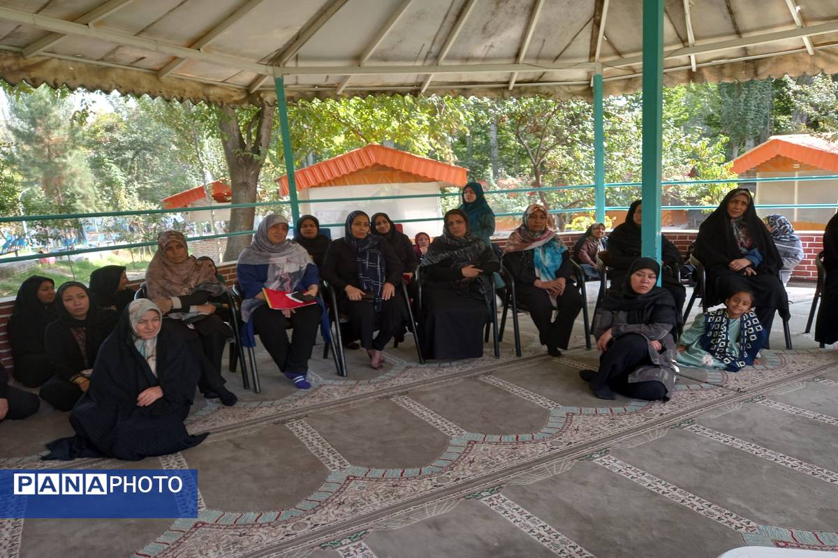 برگزاری دوره توانمندسازی دانش‌آموزان و والدین ناحیه 5 مشهد