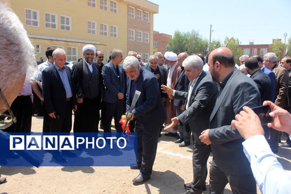 آیین کلنگ زنی احداث سه واحد آموزشی در قم