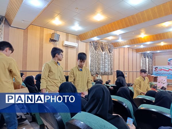 برگزاری جلسه انجمن اولیاء و مربیان دبیرستان نمونه دولتی پژوهش در آشخانه
