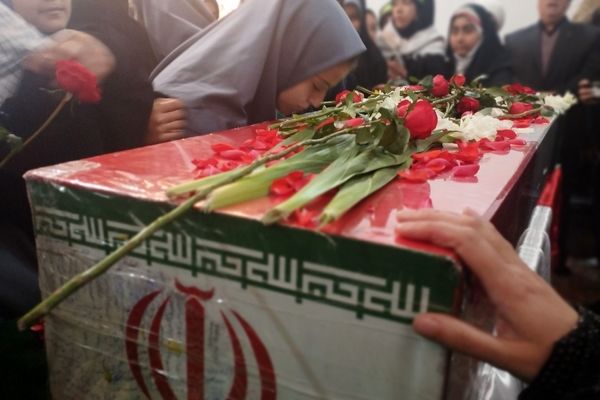 آخرین وداع دانش‌آموزان تبریزی با شهدای گمنام 