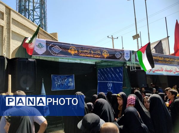 برپایی موکب سازمان دانش‌آموزی و رادیو پانا خراسان جنوبی در مسیر پیاده‌روی جاماندگان اربعین 