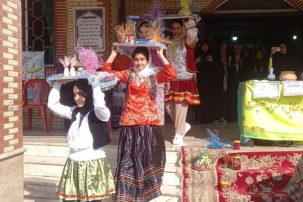 برگزاری جشن مازندران در دبیرستان فضیلت شهرستان قائمشهر