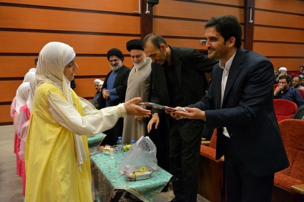 نشست هم‌اندیشی معاونین پرورشی، روحانیون امین و ائمه جماعات در بهارستان‌دو