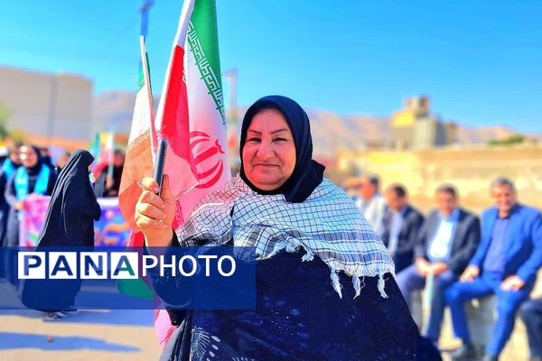 حضور پرشور دانش‌آموزان و فرهنگیان در راهپیمایی روز دانش‌ آموز در باشت 