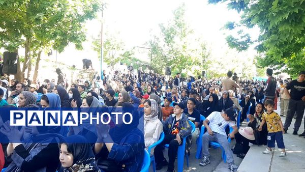 همایش پیاده‌روی خانوادگی در شازند 