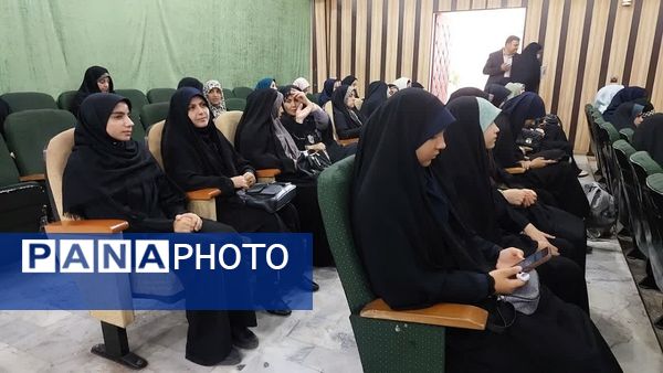 تقدیر از دانش‌آموزان و فرهنگیان البرز در مسابقات قرآن،عترت و نماز در کانون امام علی (ع) 