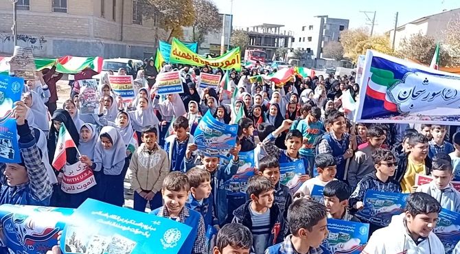 خروش مردم سورشجان در در راهپیمایی ۱۳ آبان