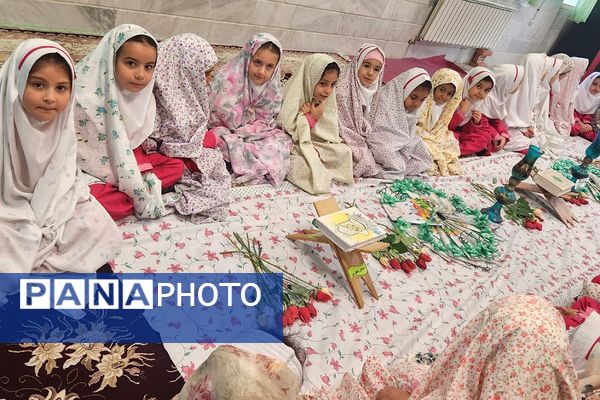 جشن قرآن در دبستان راهیان نور ناحیه 2 شهرری 