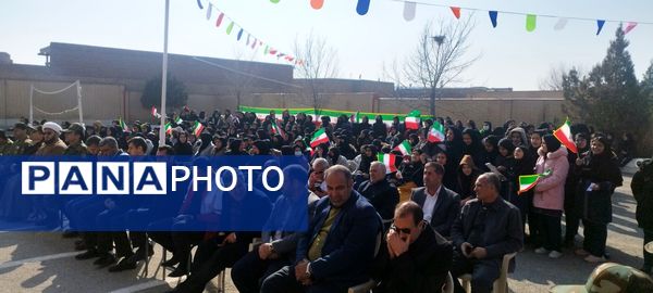 زنگ انقلاب در  مدارس شهرستان ملکان به صدا درآمد