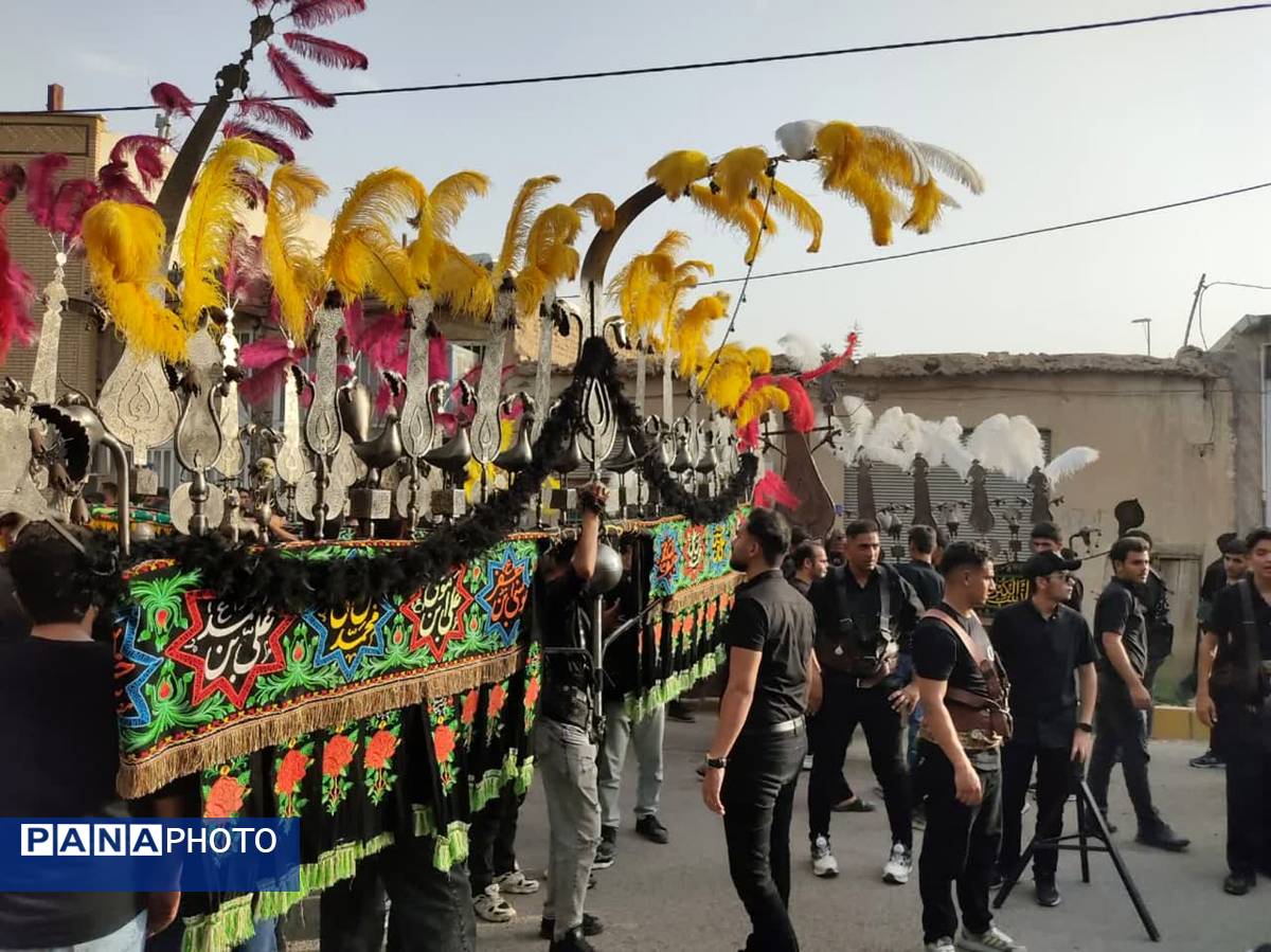 کاروان بزرگ علم گردانی در کاشان