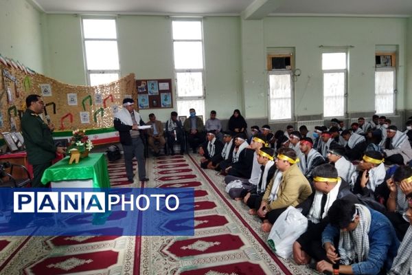 اعزام دانش‌آموزان پسر متوسطه دوم حاجی‌آباد به کربلای‌ایران