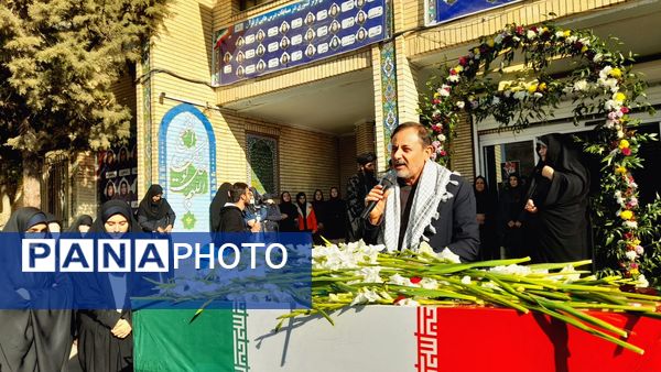 حال‌وهوای معنوی دانش‌آموزان در استقبال از پیکر شهید ۲۳ ساله در مدرسه شهید عصمت ناحیه 3 کرج 
