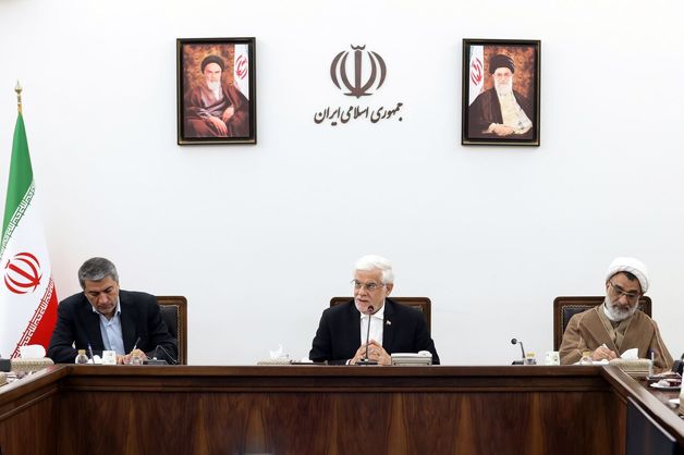 عارف: اقتصاد دیجیتال در اولویت قرار گیرد/ لزوم تجدیدنظر در اداره دانشگاه ها