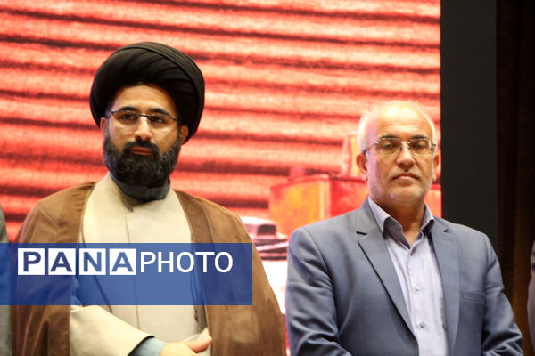 رونمایی از مستند علی نفتی دفاع مقدس در یزد