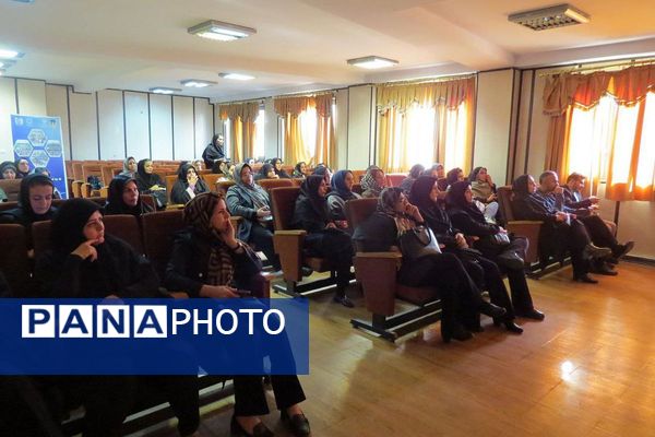 کارگاه آموزش پیشگیری از حوادث ترافیکی در ناحیه یک شهرری