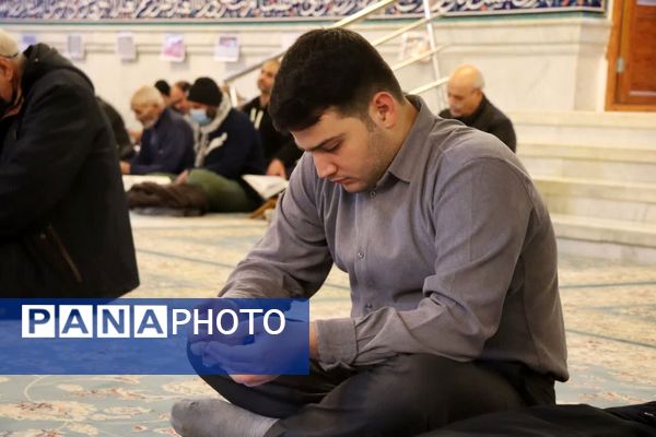 مراسم قرائت دعای ام داوود در امامزاده سید عباس بن موسی (ع) در بجنورد 