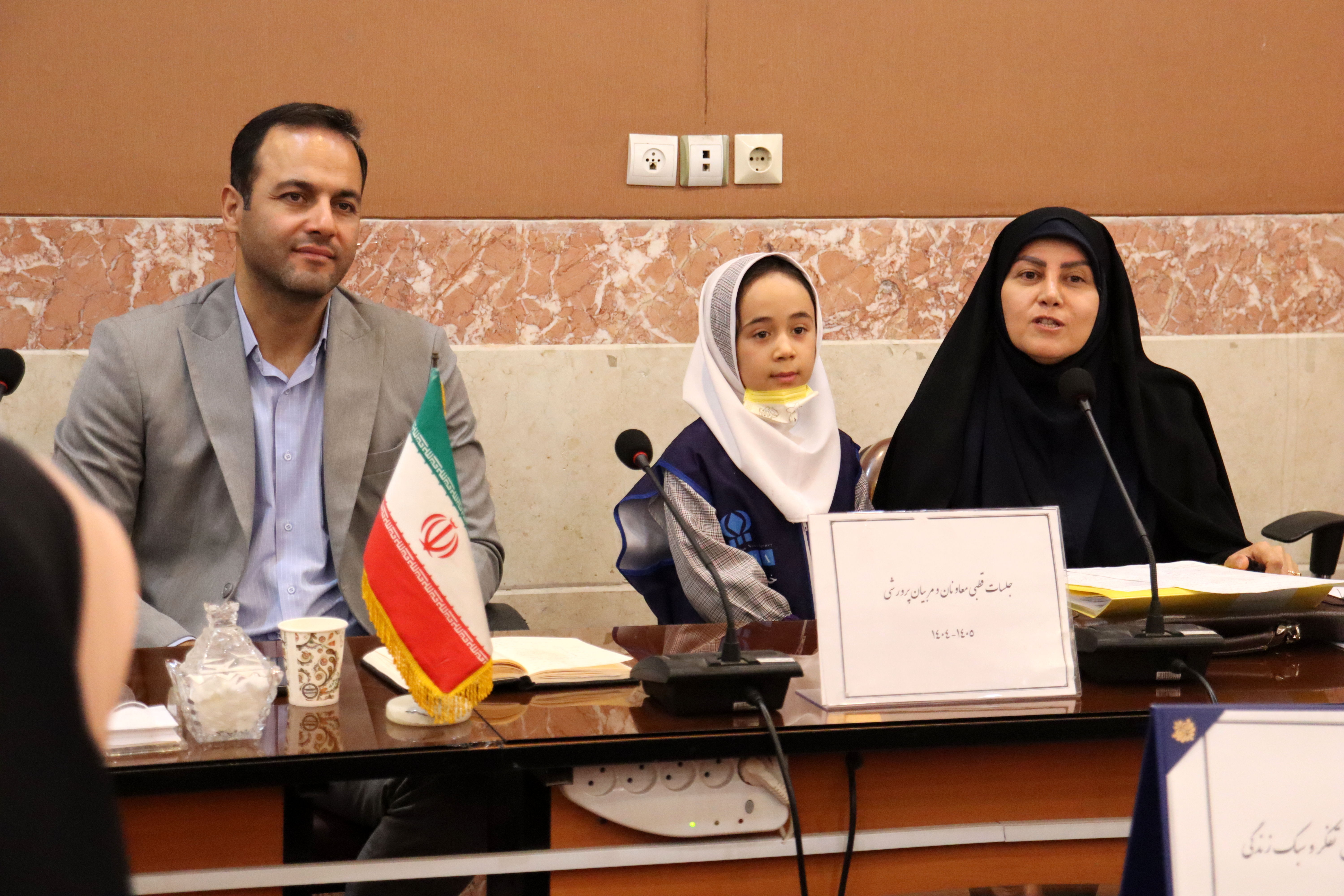 هم‌افزایی نیروهای پرورشی قطب پرند در نشست تخصصی رباط‌کریم