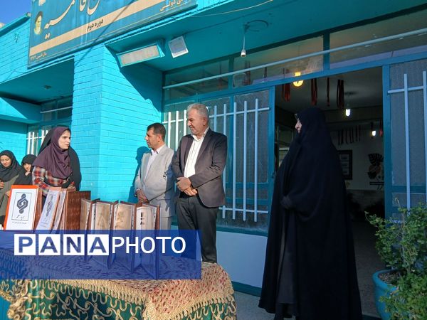  تجلیل از همیاران معلم در دبیرستان فاطمیه