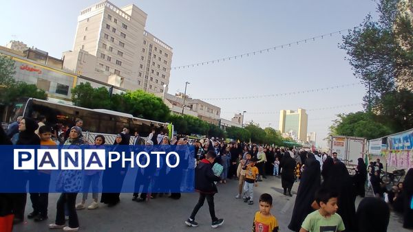مردم شهر مشهد در روز ولادت امام رضا به خوبی از مردم پذیرایی کردند