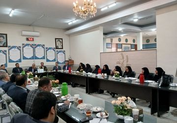  اولین نشست هم اندیشی مدیران متوسطه دوره دوم در دبیرستان مهشید مصلی نژاد