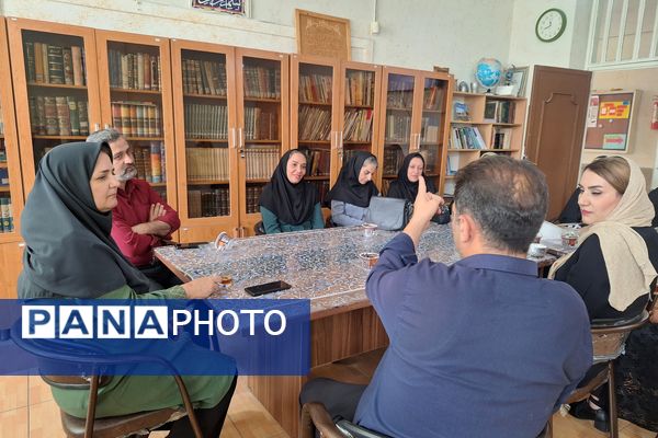 تعامل انجمن اولیا و مربیان در روزهای پایانی سال تحصیلی 