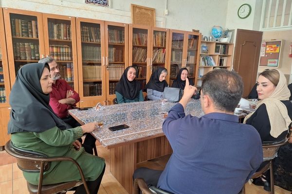 تعامل انجمن اولیا و مربیان در روزهای پایانی سال تحصیلی 