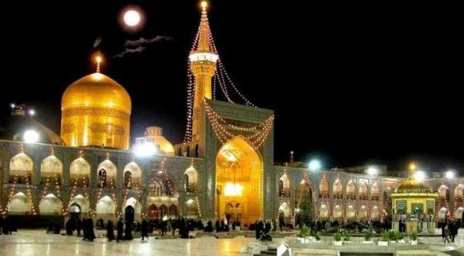 قرائت دکلمه در وصف امام رضا(ع) توسط دانش‌آموزخبرنگار پانا